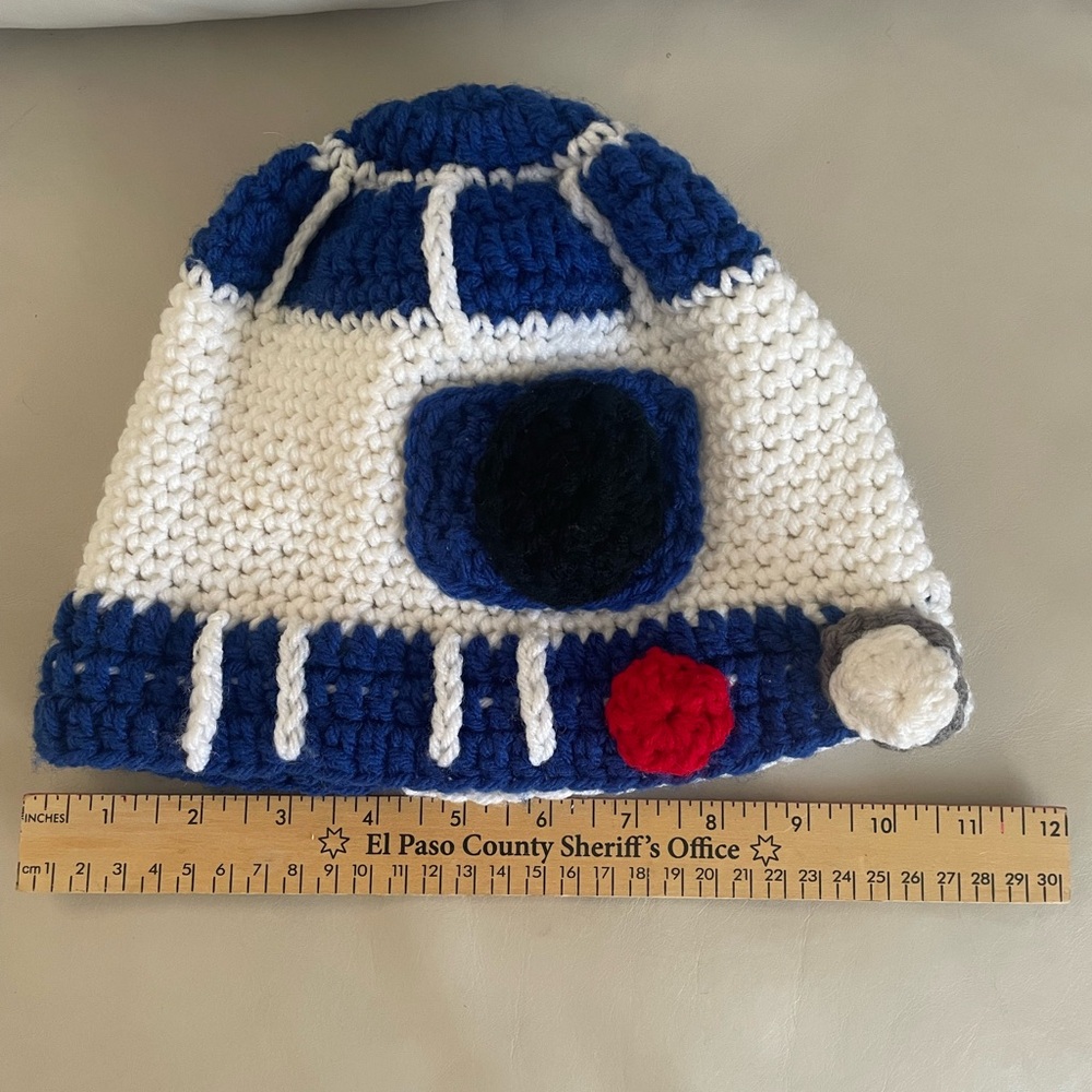 Handmade R2D2 beanie - Picture 5 of 5